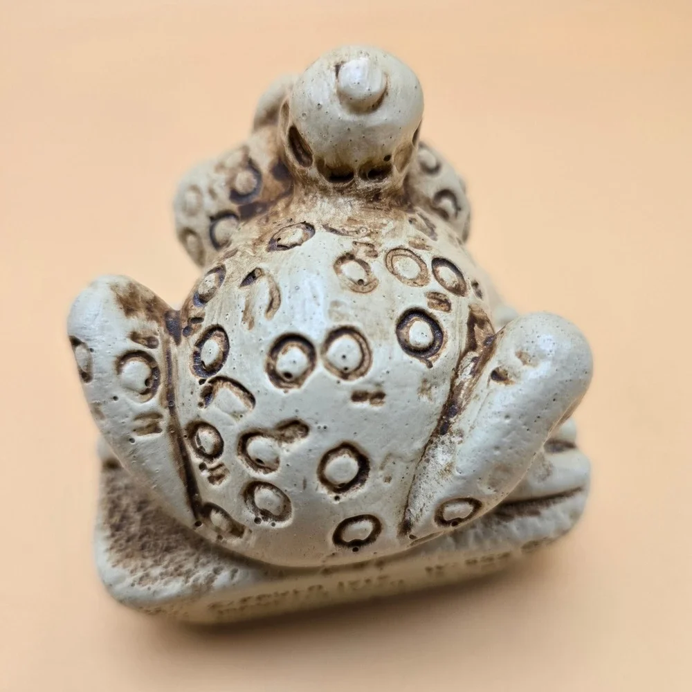 Vintage 1978 Paula Frog Figurine Kiss A Lot Of Horny Toads W-555 Made in USA